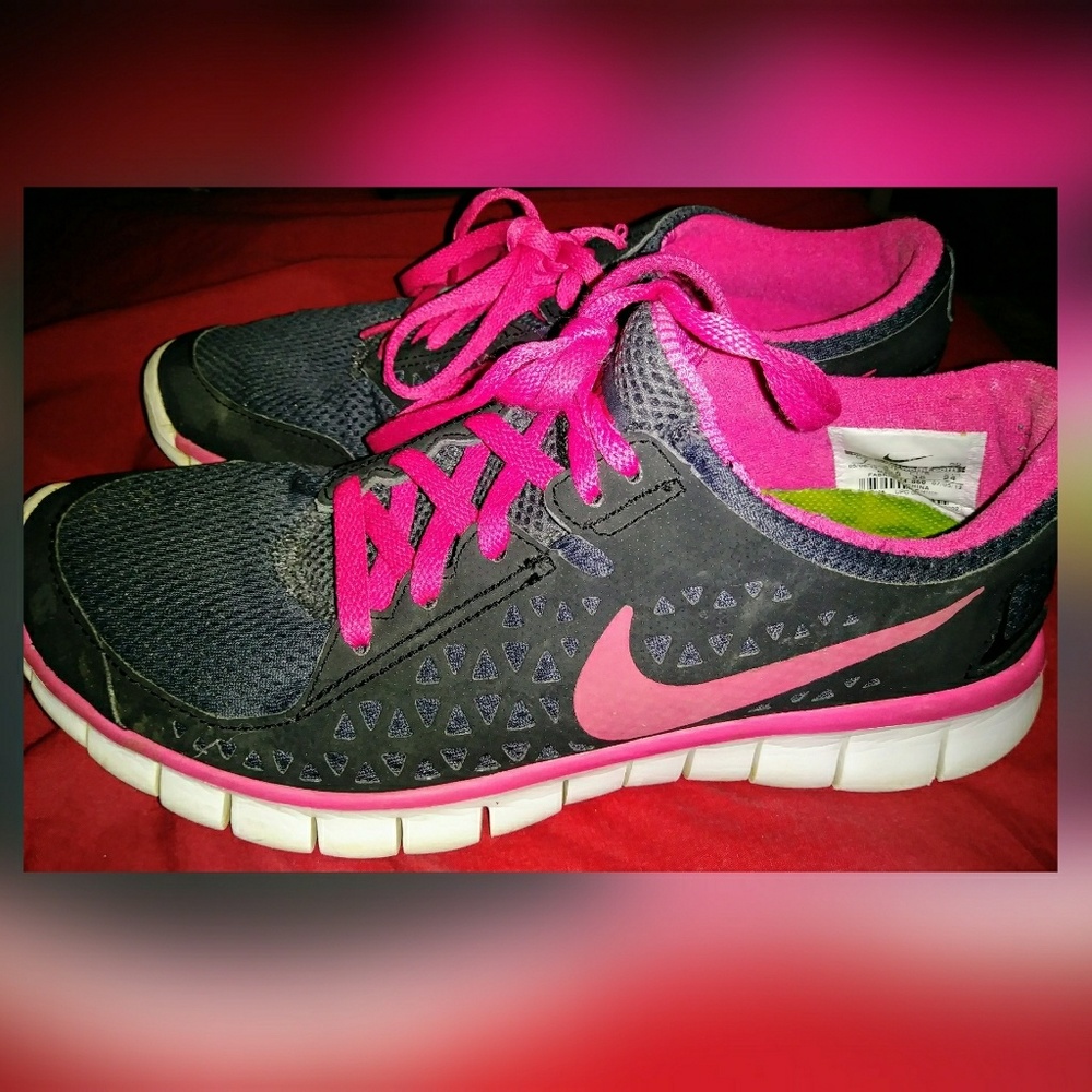 Pink and Black Nike Freeruns (2013)